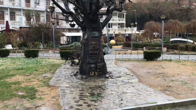 Exploring the Historic Old Town of Tbilisi, Georgia 🇬🇪 | Тбилиси, Грузия: исторический Старый город смотреть онлайн
