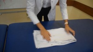 СКЛАДЫВАЕМ ХАЛАТ ПРАВИЛЬНО | PEDIATRIC