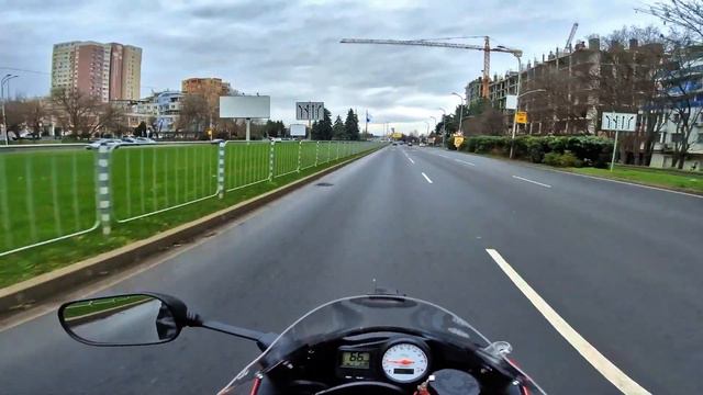 2 градуса студ и мокро време. Прибирам мотора и ще го подготвяме за боядисване. смотреть онлайн