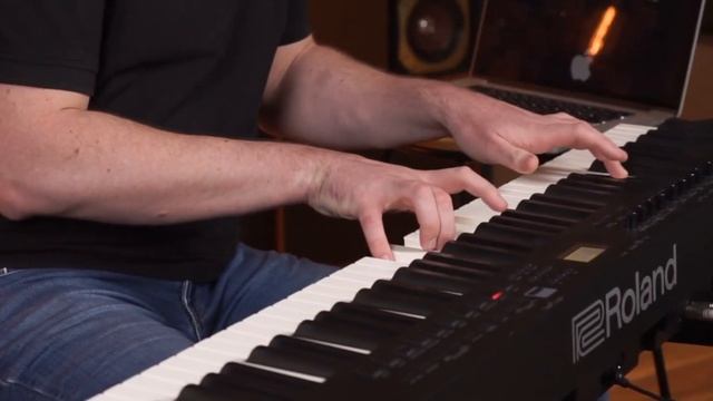 Roland RD-88 Digital Stage Piano Review | Better Music смотреть онлайн