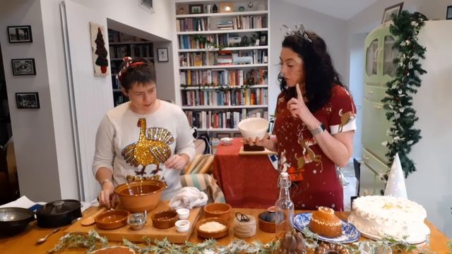 How to Make Fig Pudding The Victorian Way | With Dr Annie Gray and Kathy Hipperson смотреть онлайн