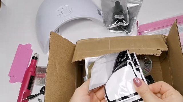 Полный набор для дизайна ногтей, в нем есть все, что понадобится. смотреть онлайн