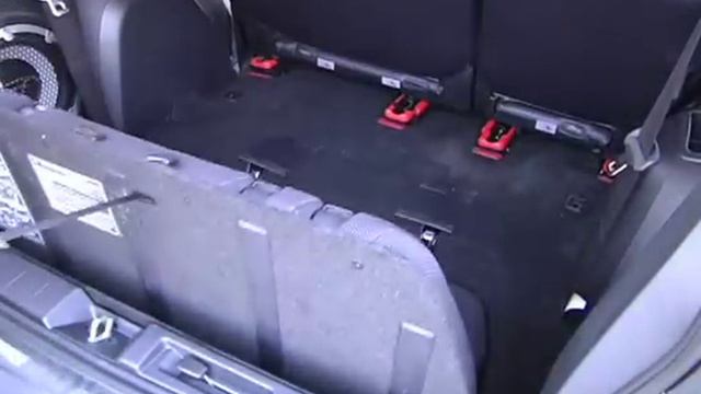 Mitsubishi Outlander XLS Cargo & 3rd Row Seat
