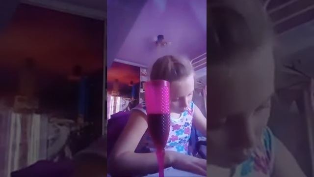 Слежка За Яной Она Нн Видит Скрытую Камеру смотреть онлайн