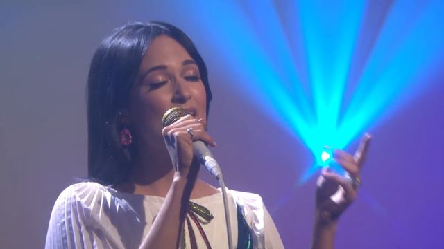 Kacey Musgraves - Rainbow (Live from Late Night with Seth Meyers) смотреть онлайн