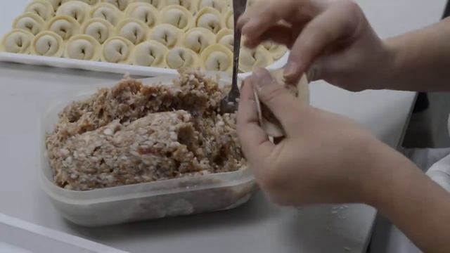 Как лепят пельмени "Мечта" смотреть онлайн