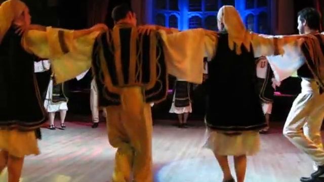 Kotsari me figoura (1/2) смотреть онлайн