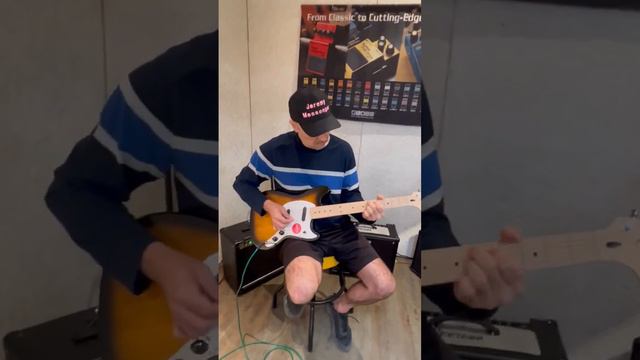 Squire Sonic Mustang Sunburst Review смотреть онлайн