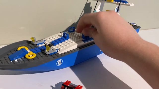 LEGO Police Boat Comparison 60277 vs. 7287 | 2011 vs. 2021 смотреть онлайн