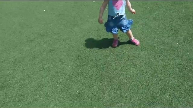 Запускаем с Настенькой самолётик смотреть онлайн