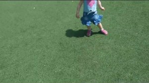 Запускаем с Настенькой самолётик