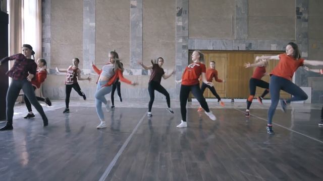 #BEONEDANCE - REGGAETON - DADDY YANKEE - Calentón - MEDIUM GROUP смотреть онлайн