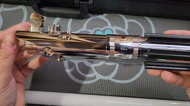 DarkWolf Sabers "INFAMOUS" made by LGT - UNBOXING смотреть онлайн