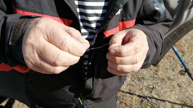 Как правильно подвязать поводок на мушку на хариуса. Мастер класс от Володи. смотреть онлайн