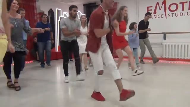 Меренге-анимация с Чино в Самаре! Hector Acosta "La Morena" смотреть онлайн