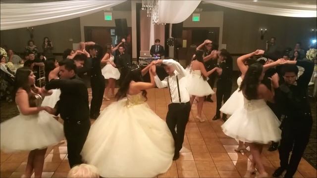 Love Me Like You Do Quinceanera Vals/Waltz | Fairytale Dances смотреть онлайн