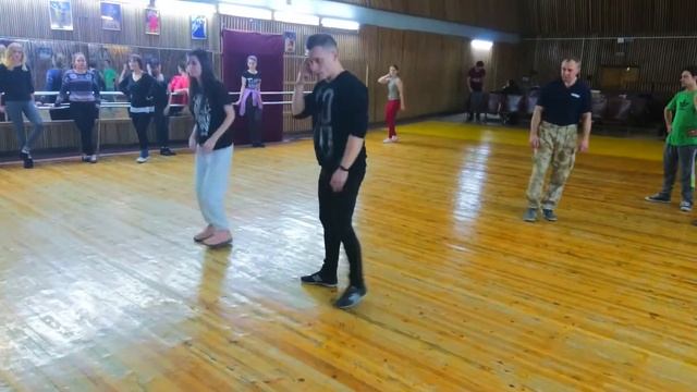 Учим связку хауса с Катей из "Диссет" для театральной студии смотреть онлайн