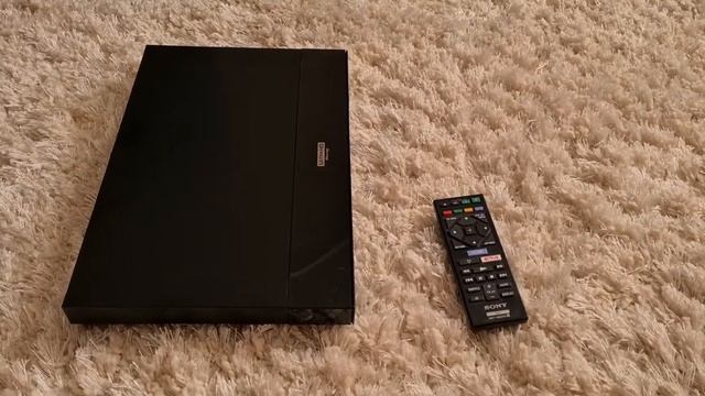 Плеер Blu-Ray Sony UBP-X700 (проигрыватель дисков и USB) краткий обзор.