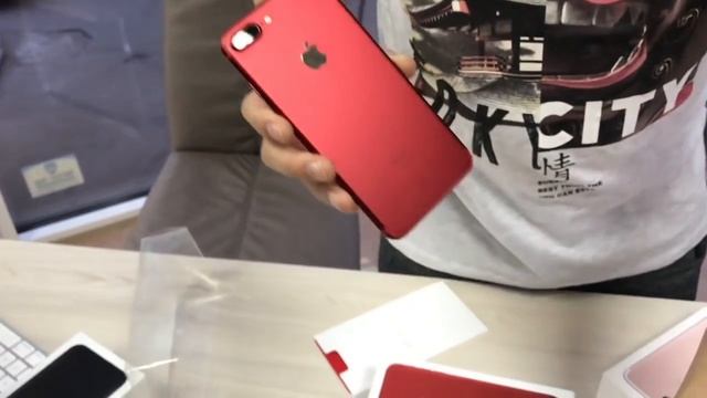 Распаковка iPhone 7 Plus (PRODUCT) RED или красный айфон смотреть онлайн