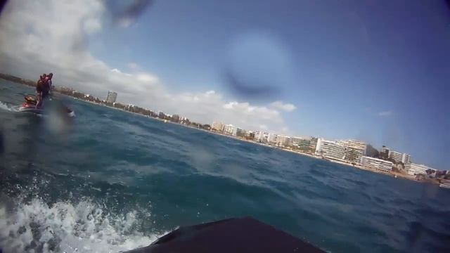 saltos con motos agua смотреть онлайн