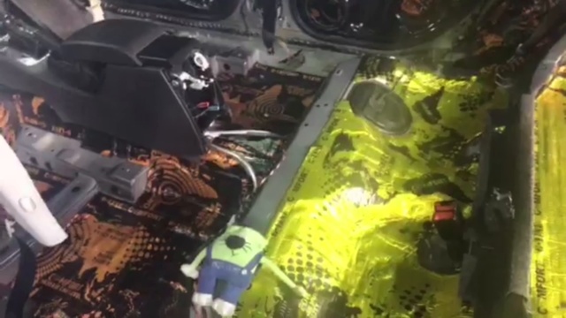 Хорошая шумоизоляция - это многослойная, и мы следуем этому правилу, работая с Skoda Octavia смотреть онлайн