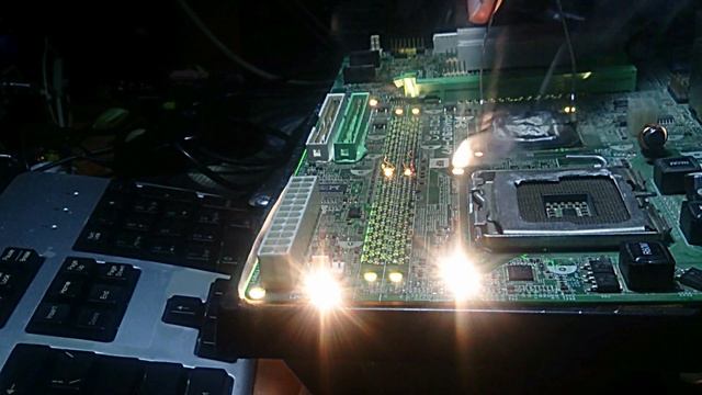 Как снять слот памяти с платы смотреть онлайн