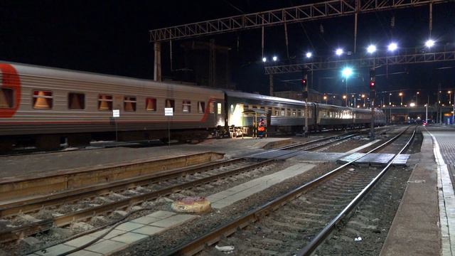 Электровоз ЭП1М-495 с поездом №34 Москва — Владикавказ смотреть онлайн