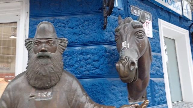 Уральский Арбат и его скульптуры/часть2/прогулка по городу: продолжение улицы Вайнера смотреть онлайн