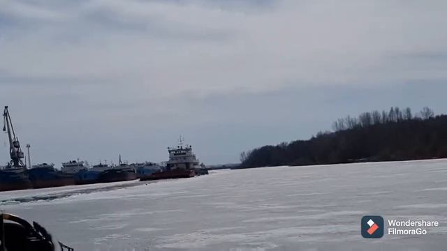 толкач с приставкой ломает лед смотреть онлайн