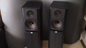 SPEAKERS BOWERS & WILKINS DM-305