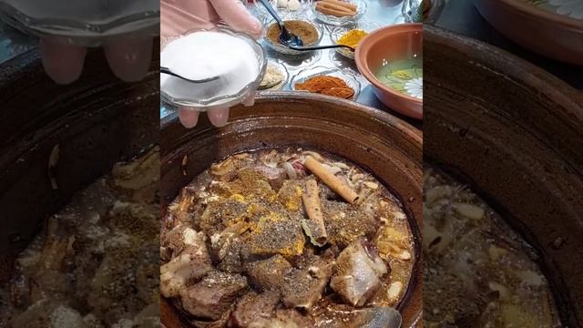 тажин оригинальный с сочным мяготью говядины и свежими овощами тушенные в тажине смотреть онлайн