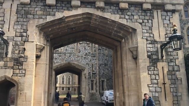 ЛЕТНЯЯ РЕЗИДЕНЦИЯ КОРОЛЕВЫ_WINDSOR CASTLE_ПРОДОЛЖАЕМ ПУТЕШЕСТВИЕ смотреть онлайн