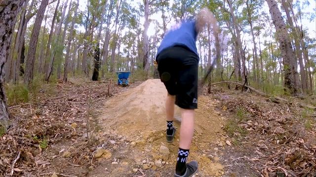 I Built An Awesome Drop Out Of An Old Tree Stump смотреть онлайн