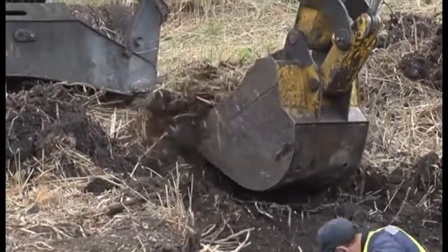 Ульяновские коммунальщики меняют дренаж под Обелиском Славы смотреть онлайн