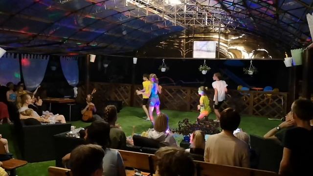 Гости дома отдыха Белый Берег подготовили танец) смотреть онлайн