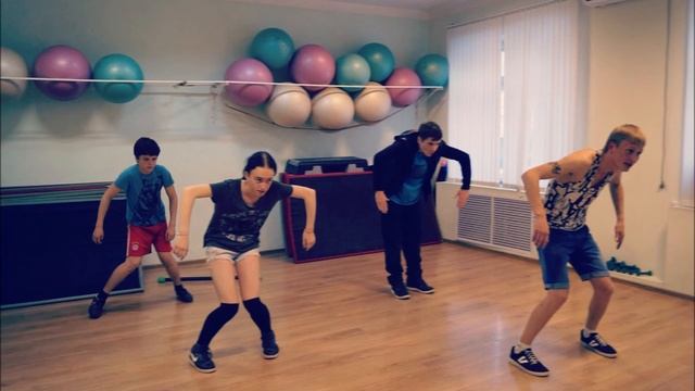 Уличные танцоры. Краснодар. смотреть онлайн