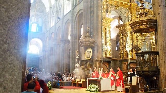 Weihrauchkessel Botafumeiro in Santiago de Compostela смотреть онлайн