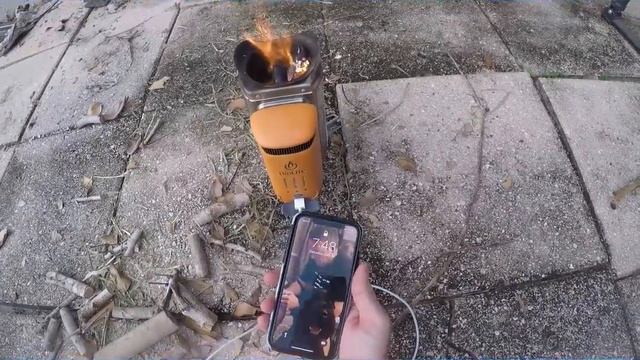 Using a Black Beard Fire Starter and BioLite CampStove 2 cook a meal смотреть онлайн