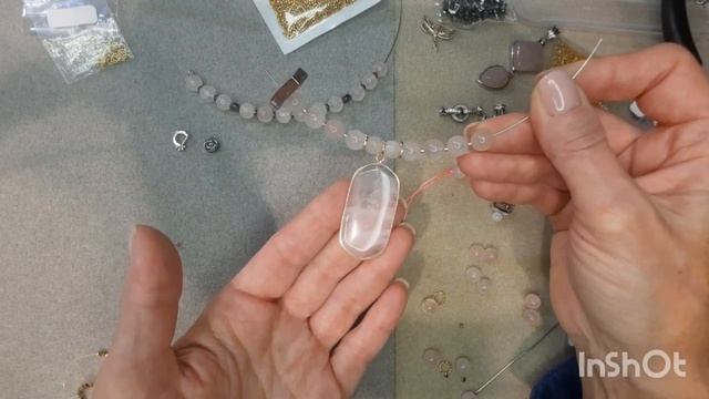 Как прикрепить застежку? Как подвесить кулон без бейла? Собираем колье из кварца смотреть онлайн
