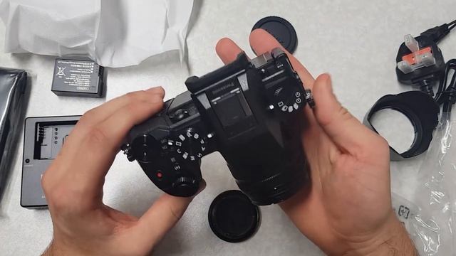 Panasonic G7 Unboxing - Considered the Best Budget 4k Camera for YouTube смотреть онлайн
