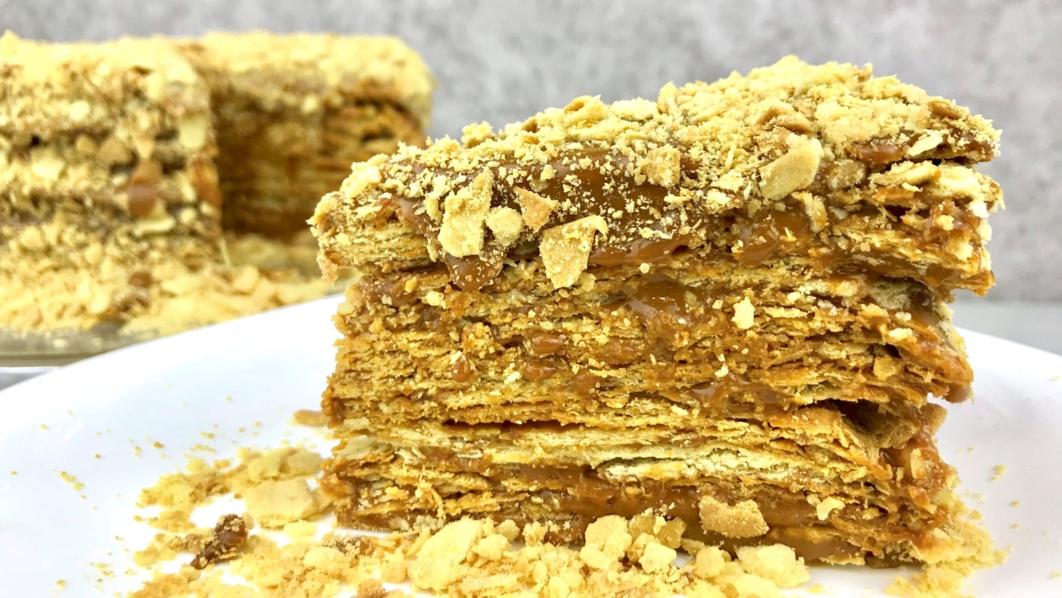 Домашний торт Наполеон со сгущенкой. Мой любимый рецепт .mp4 смотреть онлайн