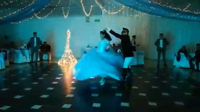 Xv de Camila vals de la Cenicienta смотреть онлайн