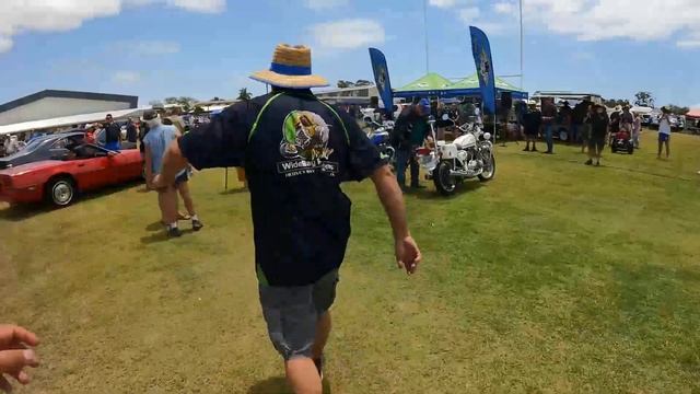 Watch me run around trying to keep up the Shannons summer show and shine and swap meet pt2 смотреть онлайн