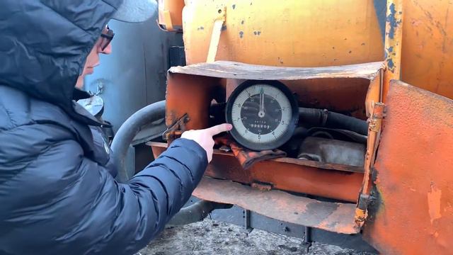 Оснастили ГЛОНАСС топливозаправщик ЗИЛ сельхозник - трекер, индикатор и два беспроводных ДУТ смотреть онлайн