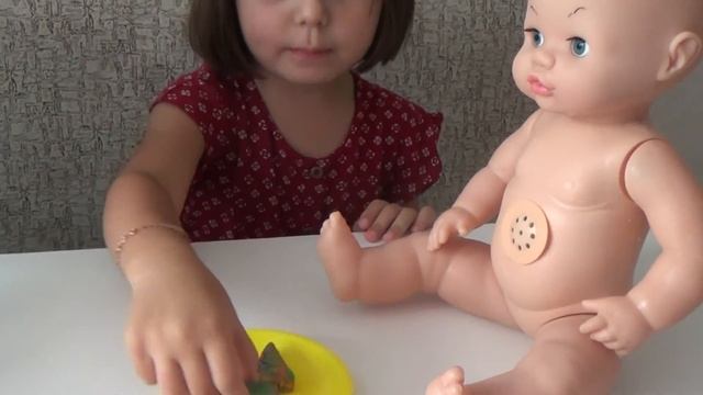 Беби бон Играем в куклы Кормим Беби борна, купаем, сажаем на горшок смотреть онлайн