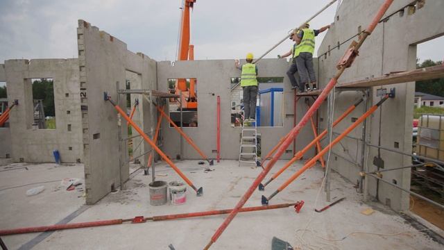 Как за 6 часов смонтировать дом из железобетонных панелей? смотреть онлайн