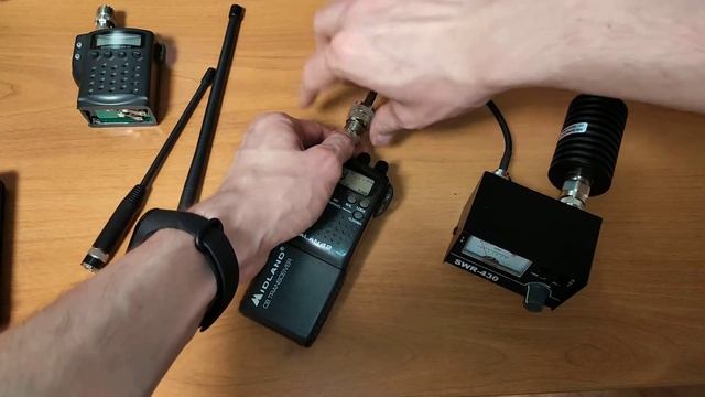 Maycom AH-27 vs Alan 42 - замеры мощности от 6 батареек смотреть онлайн