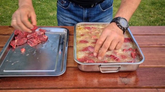 Шашлык из говядины. Рецепт нежнейшего, сочного, ароматного и пикантного шашлыка. смотреть онлайн