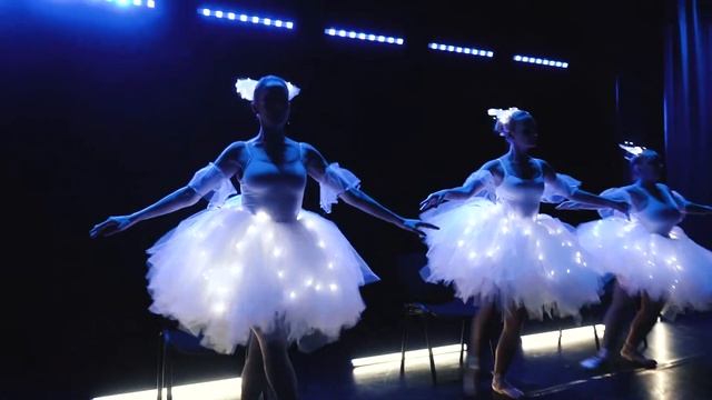 Неоновые балерины. Neon ballerinas. смотреть онлайн