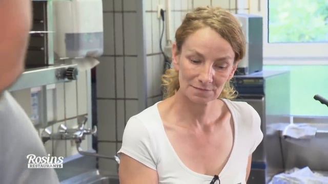 Probleme beim Zwiebel Schneiden! Frank hilft beim Kochen | 4/7 | Rosins Restaurants | Kabel Eins смотреть онлайн